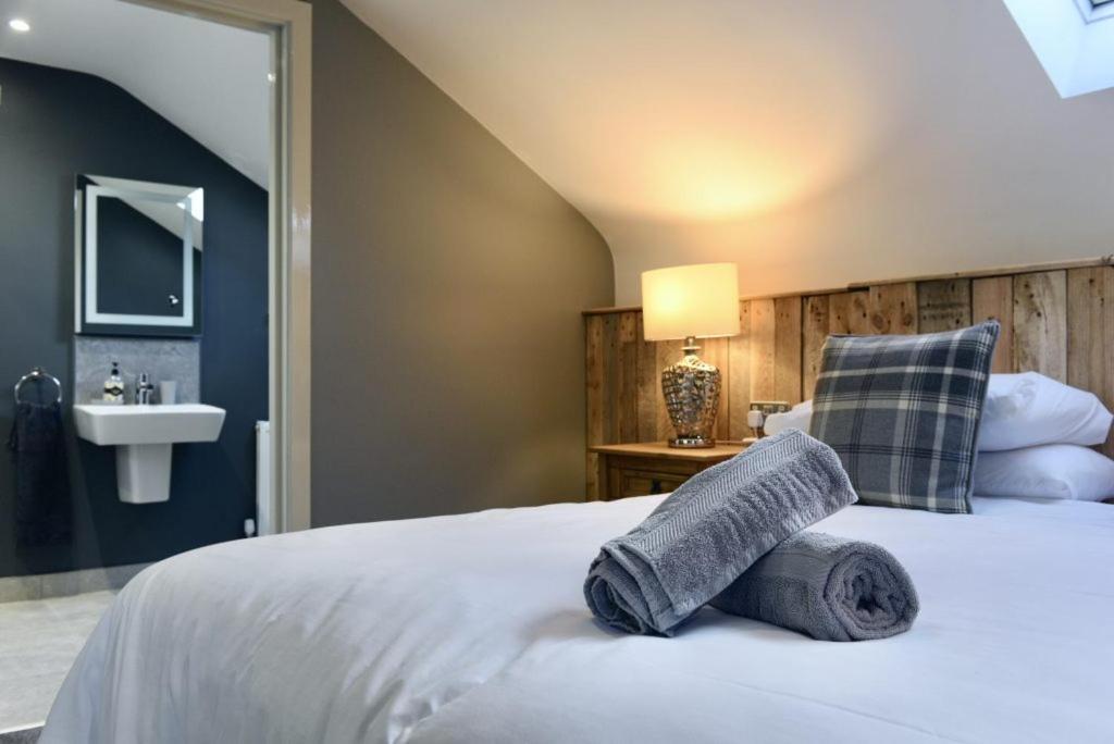 Mountain - Glamping Pods - Revive Sauna & Hot Tubs Lodge *