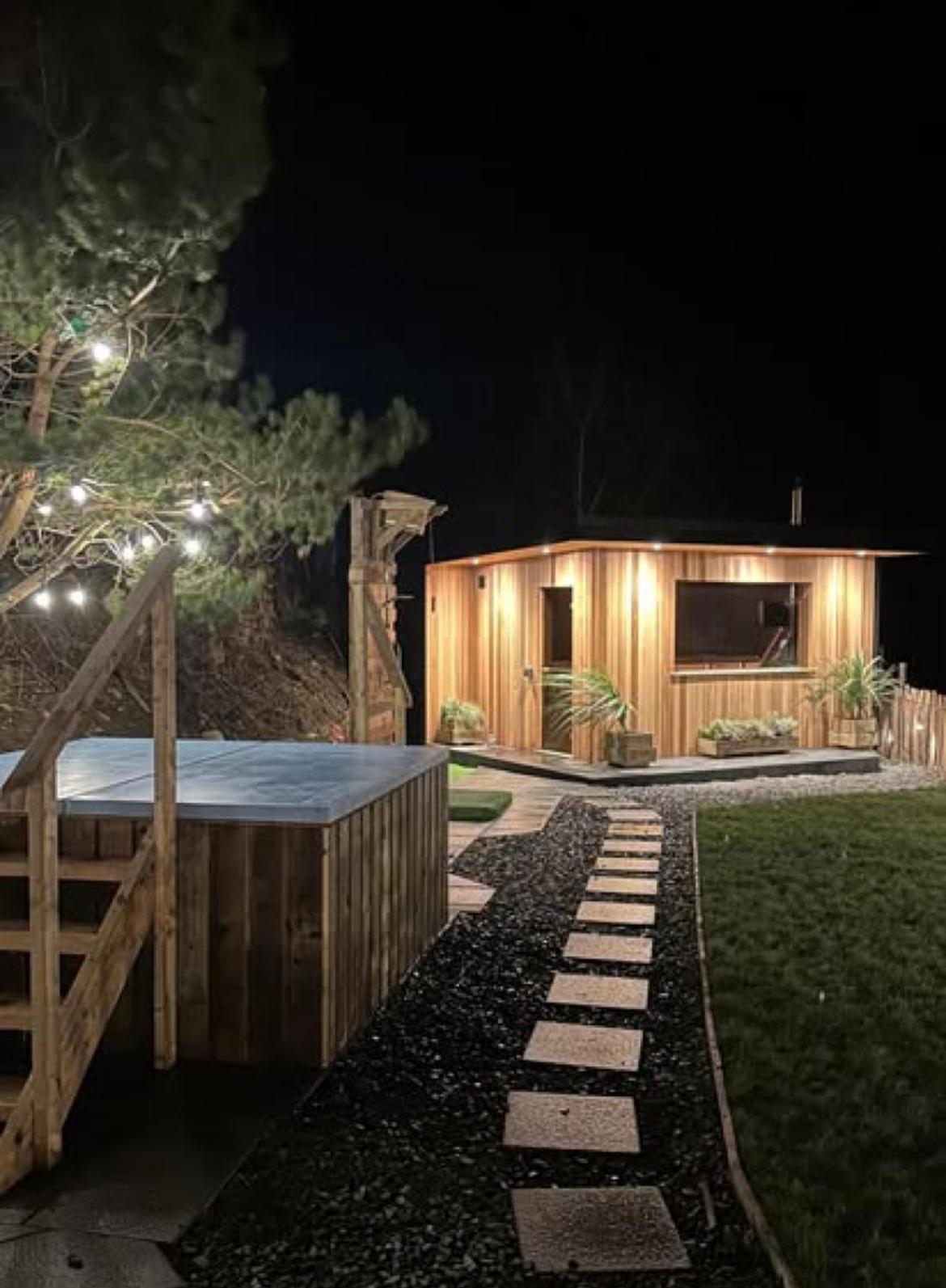 Lodge Mountain - Glamping Pods - Revive Sauna & Hot Tubs *